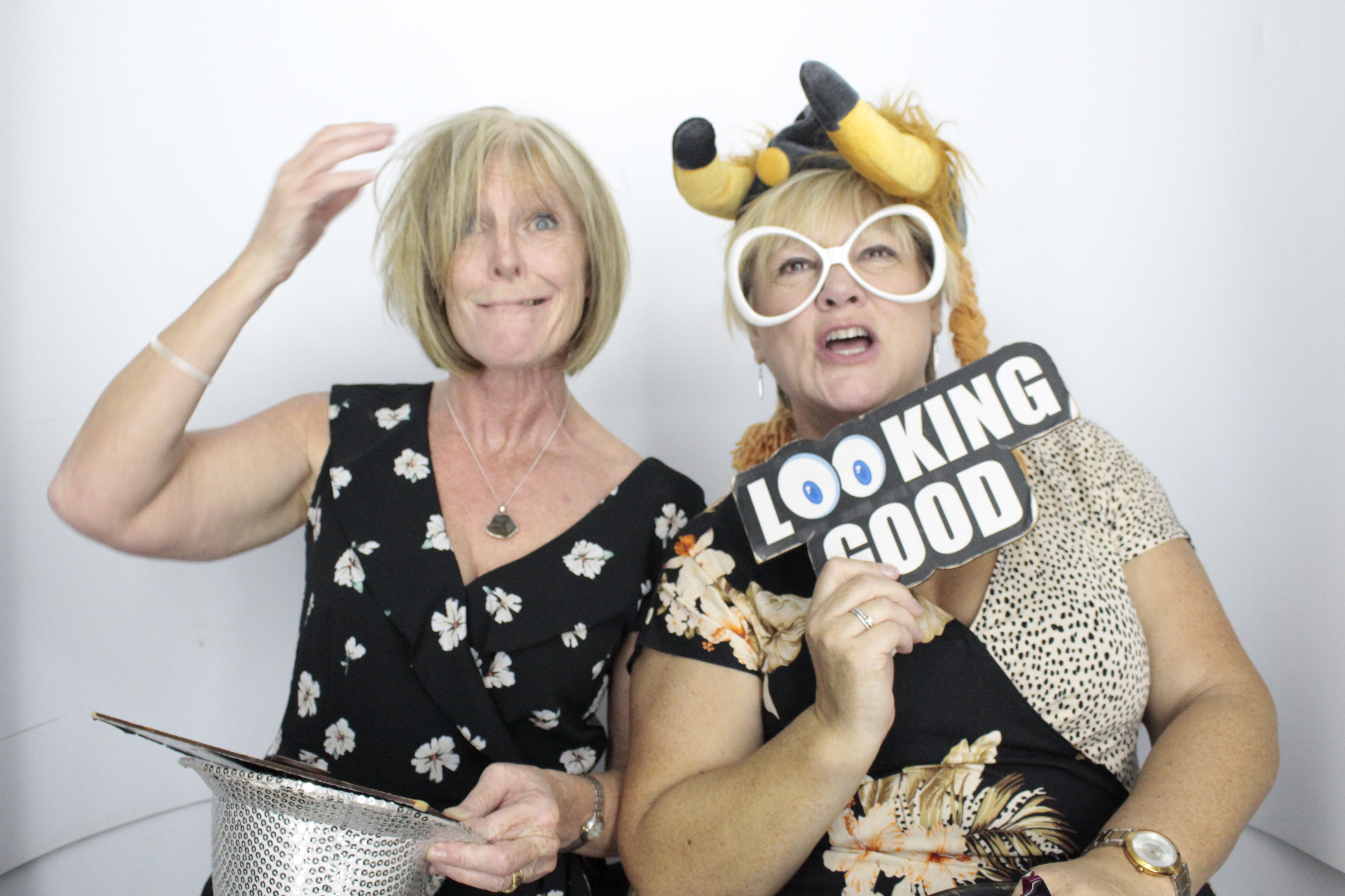 Mandy's 60th  Birthday Party | View more photos from the event at gallery.myphotoboothexperience.co.uk/u/MyPhotoBoothExperienceLtd/Mandys-60th-Birthday-Party